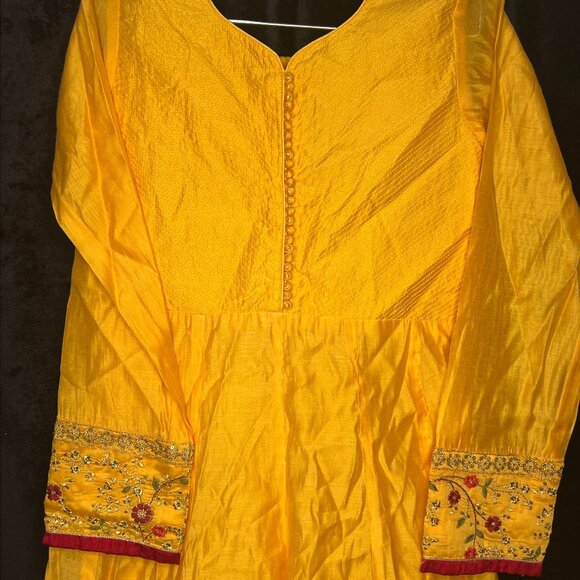 Vibali Yellow Embroidered Anarkali Dress with Gold & Red Floral Details –Size 32 - Picture 1 of 8